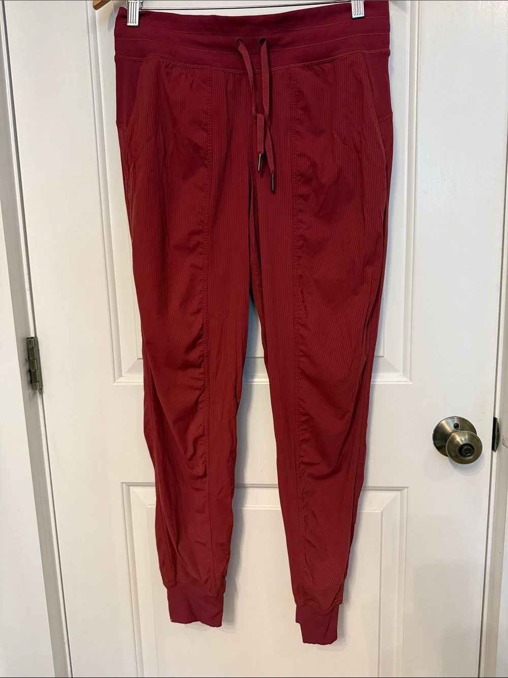 LULULEMON ATHLETICA PANTS JOGGERS RED WINE POCKETS ATHLEISURE S Fit no size tag